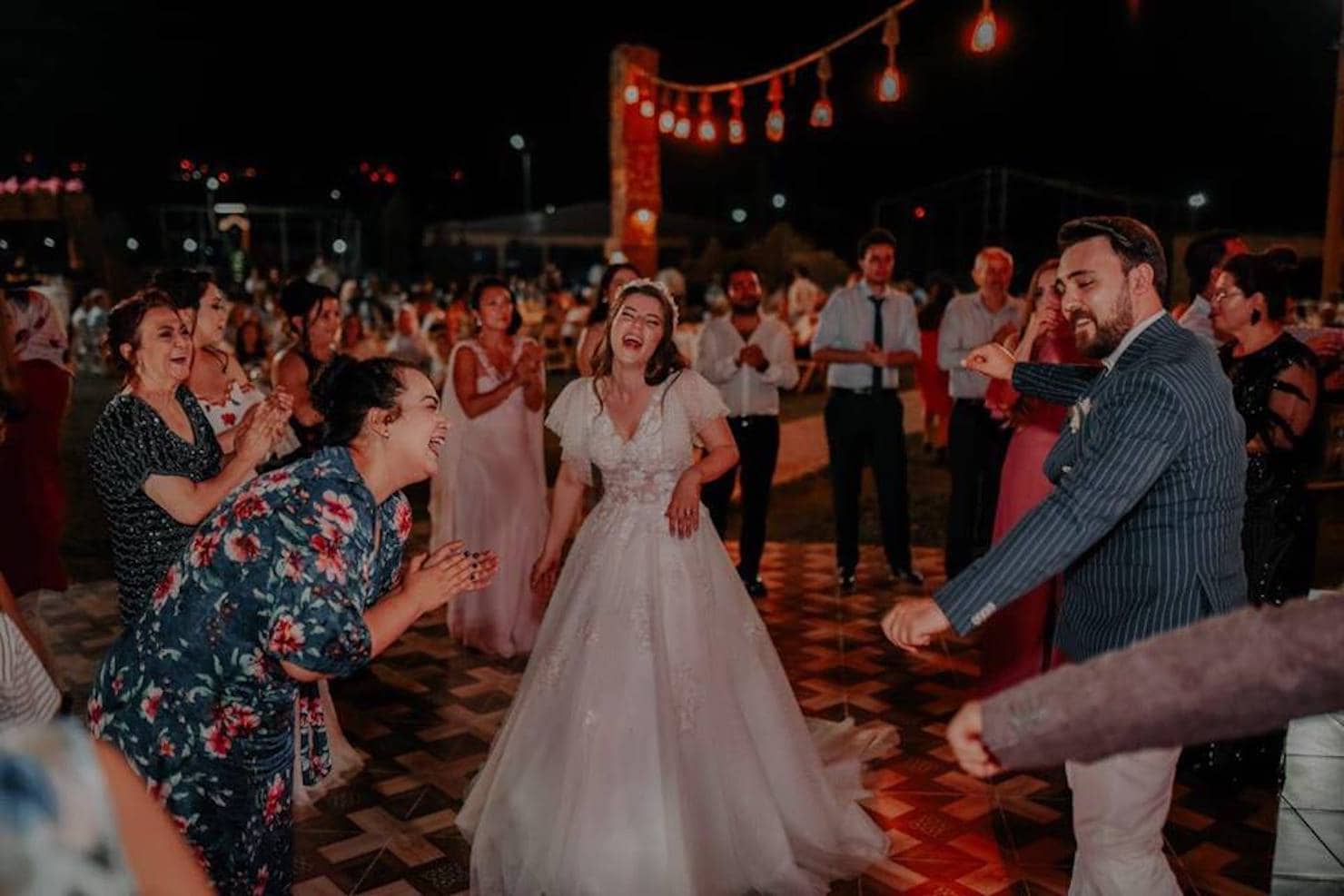 Sınırlama kaldırıldı çalgılı, çengili, halaylı düğünlere dönüş başladı