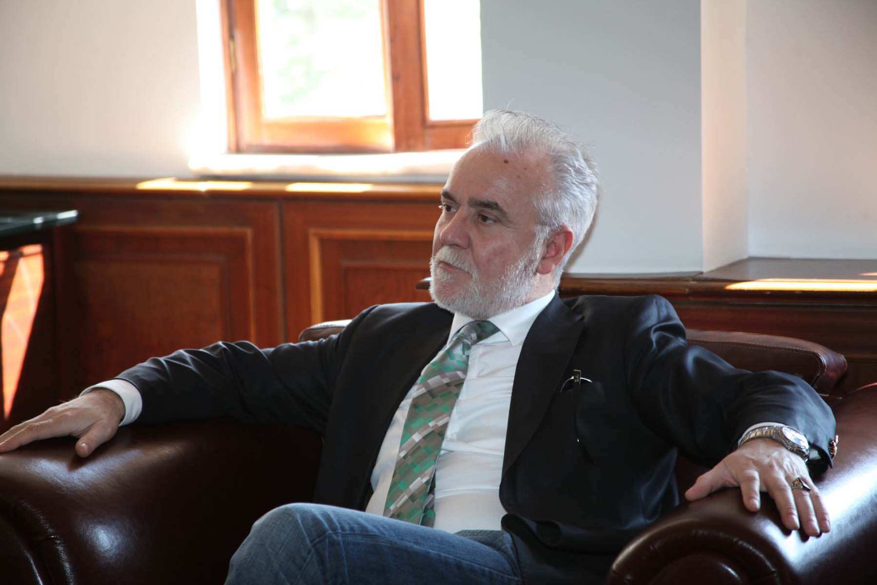 Taylan Antalyalı nın powered by pride tişörtü VAR Odasını karıştırdı! Emre Bol ve Turgay Demir den olay sözler 