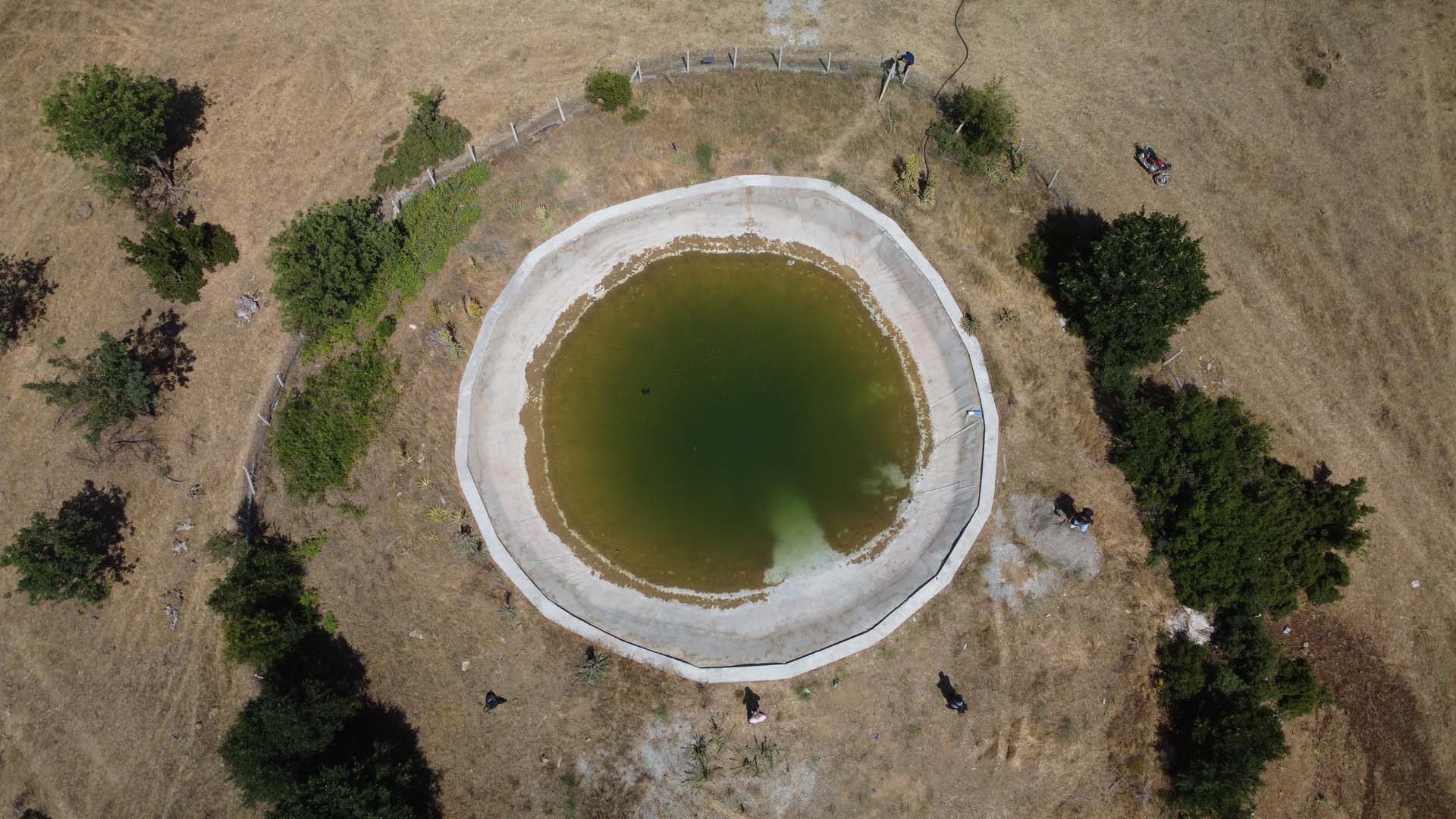 Osmaniye'de yürek yakan olay! Söndürme havuzuna giren iki çocuk boğularak can verdi 