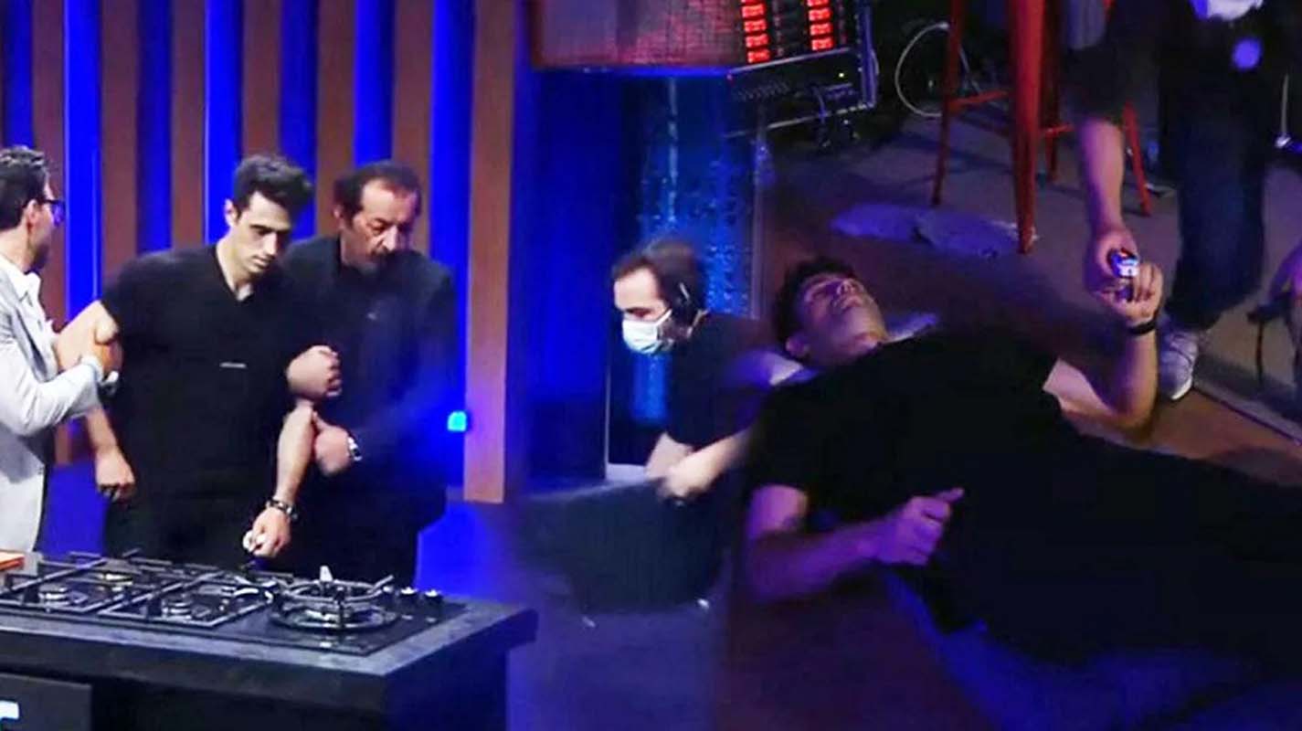 MasterChef yarışmacısı korkuttu! Fenalaşıp bir anda yere düştü! Şefler şaşkına uğradı