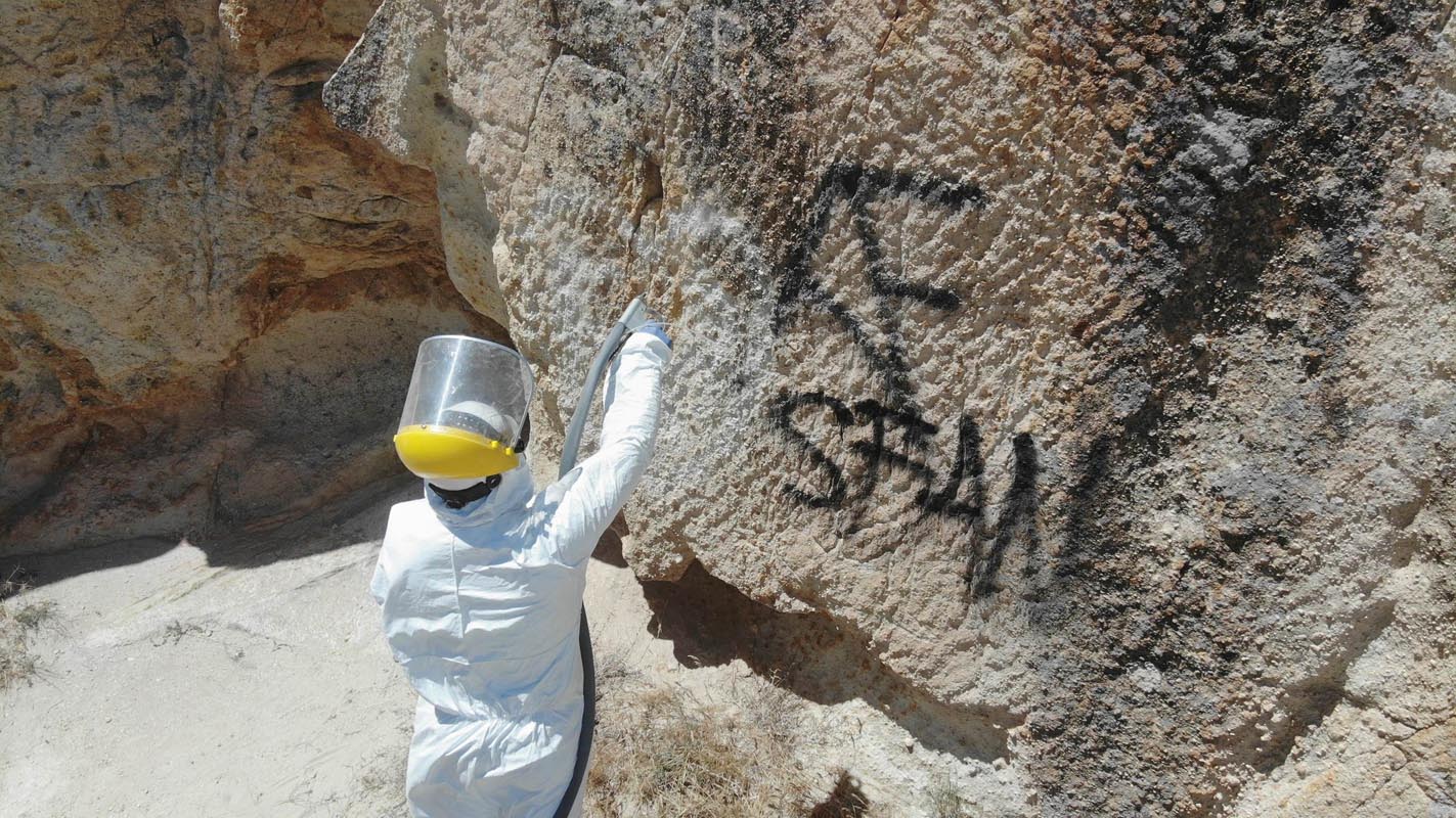 Tarihi lekeleyen boyalar temizleniyor. Kapadokya için harekete geçildi
