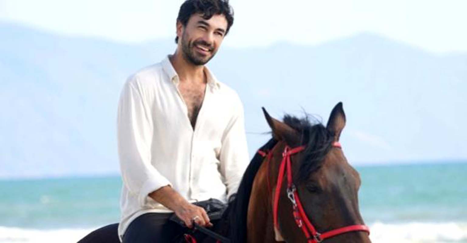 Kalp Yarası'nın Ferit'i Gökhan Alkan aldığı ölüm haberiyle kahroldu! Çekimi bırakıp İstanbul'a koştu!