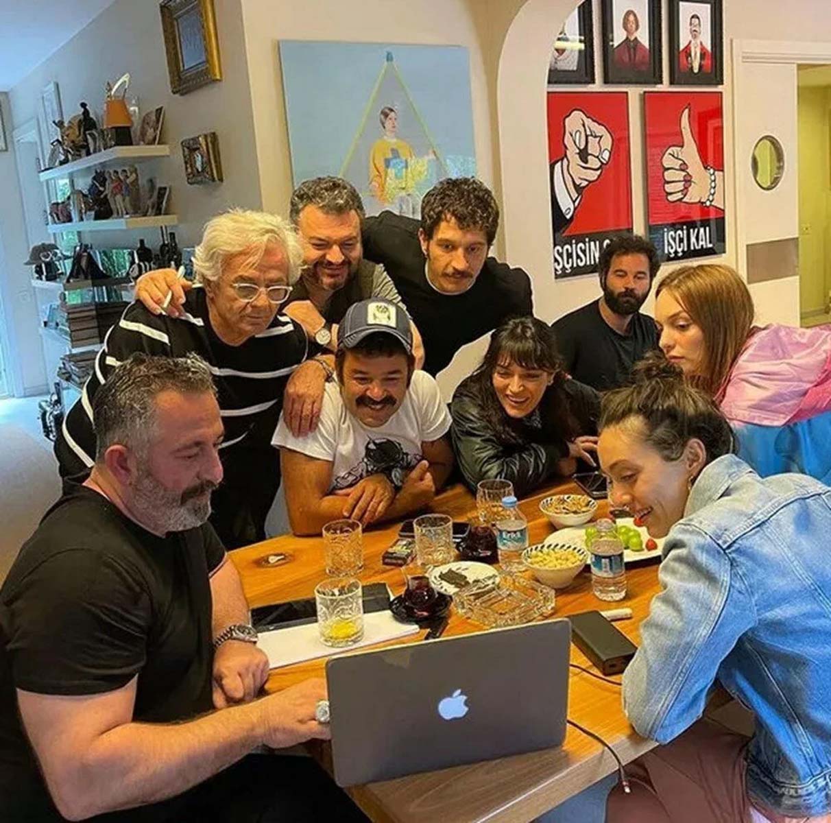 Cem Yılmaz'ın bomba dizisi Erşan Kuneri'nin çekimleri başladı! İşte setten ilk kareler