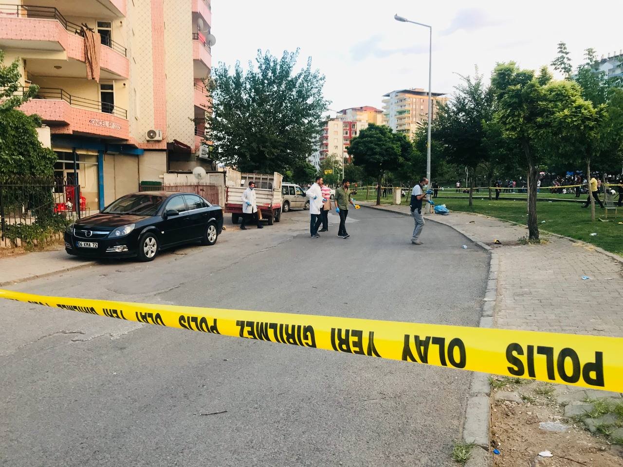 Kurşunlar havada uçuştu, ortalık savaş alanına döndü! Diyarbakır'da silahlı çatışma:2 ölü, 15 yaralı