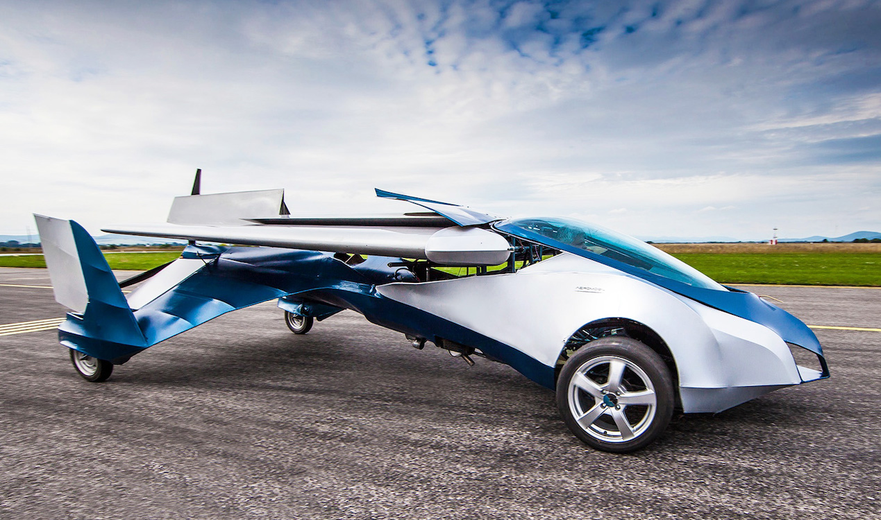 Jetgiller gerçek oldu! Slovakyada tarihi an! Uçan araba ilk şehirlerarası uçuşunu gerçekleştirdi