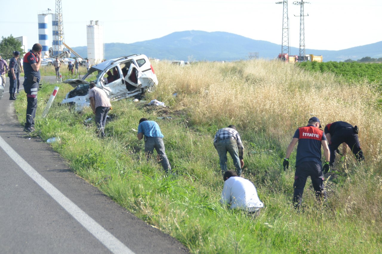 Tarla didik didik arandı! Kazada yaralanın kopan parmağını bulmak için herkes seferber oldu