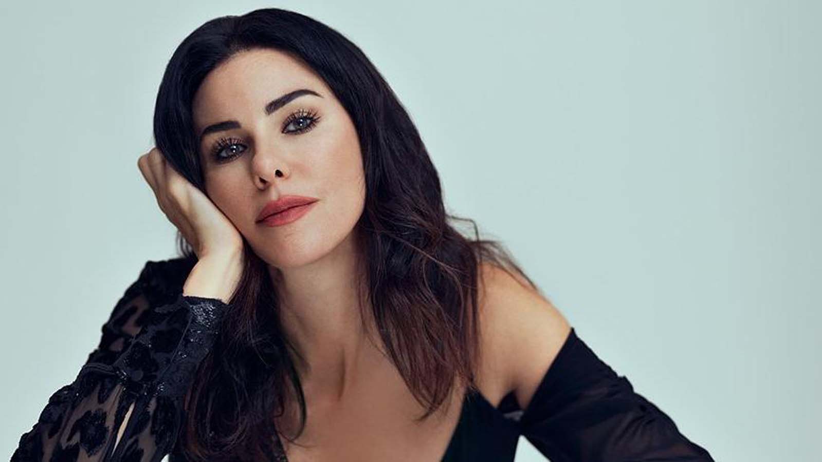 Eşini aldatan ünlü isimler şaşırttı! Birileri aldattı birileri aldatıldı. Onlar sırtlarındaki hançeri en yakınlarından yediler!