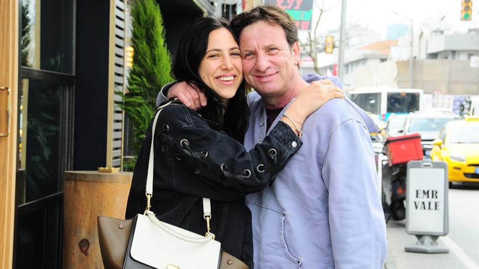 Eşini aldatan ünlü isimler şaşırttı! Birileri aldattı birileri aldatıldı. Onlar sırtlarındaki hançeri en yakınlarından yediler!