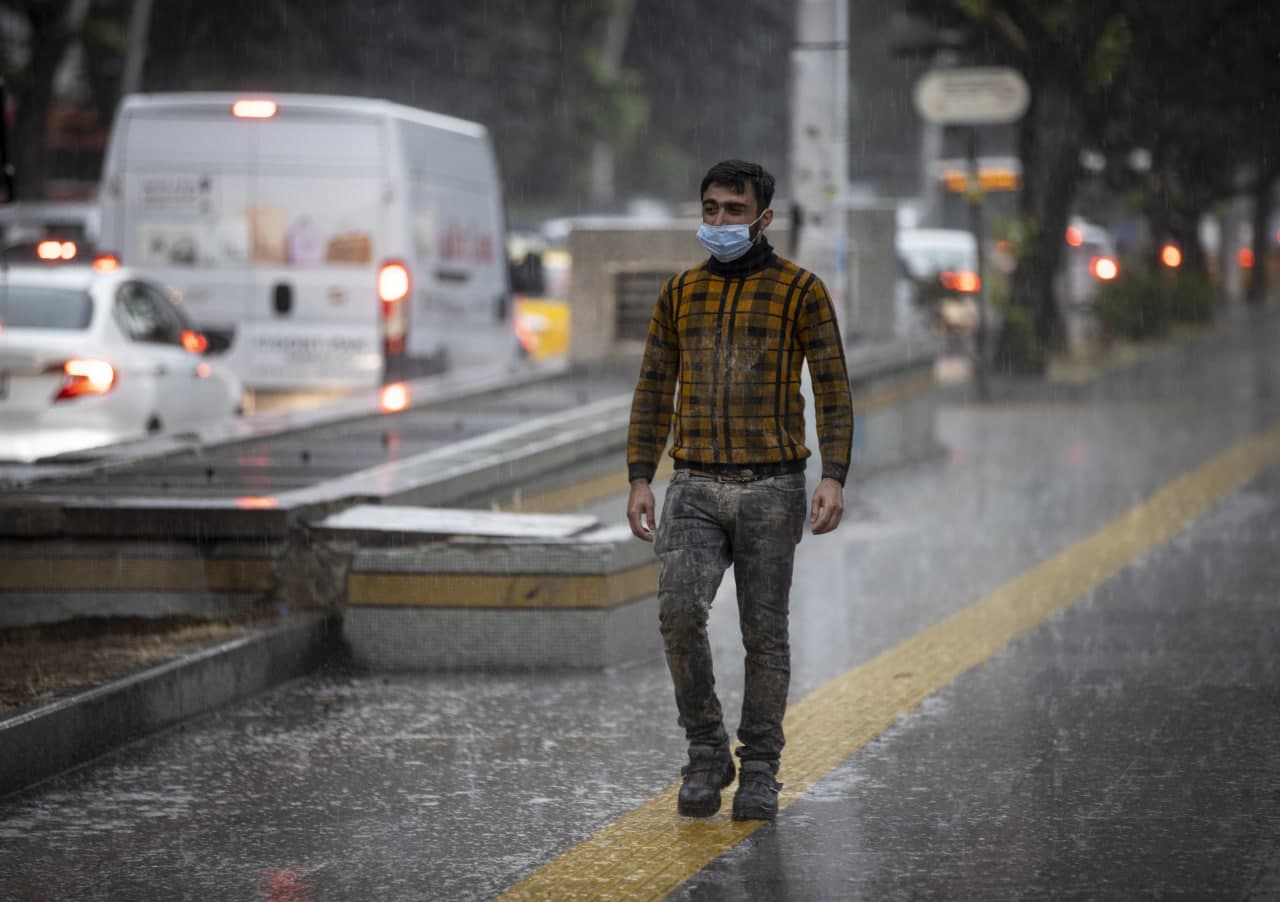 Hafta sonu şiddetli yağmurla başladı! Meteoroloji'den vatandaşlara sel, su baskını ve dolu uyarısı! İşte 3 Temmuz Cumartesi hava durumu