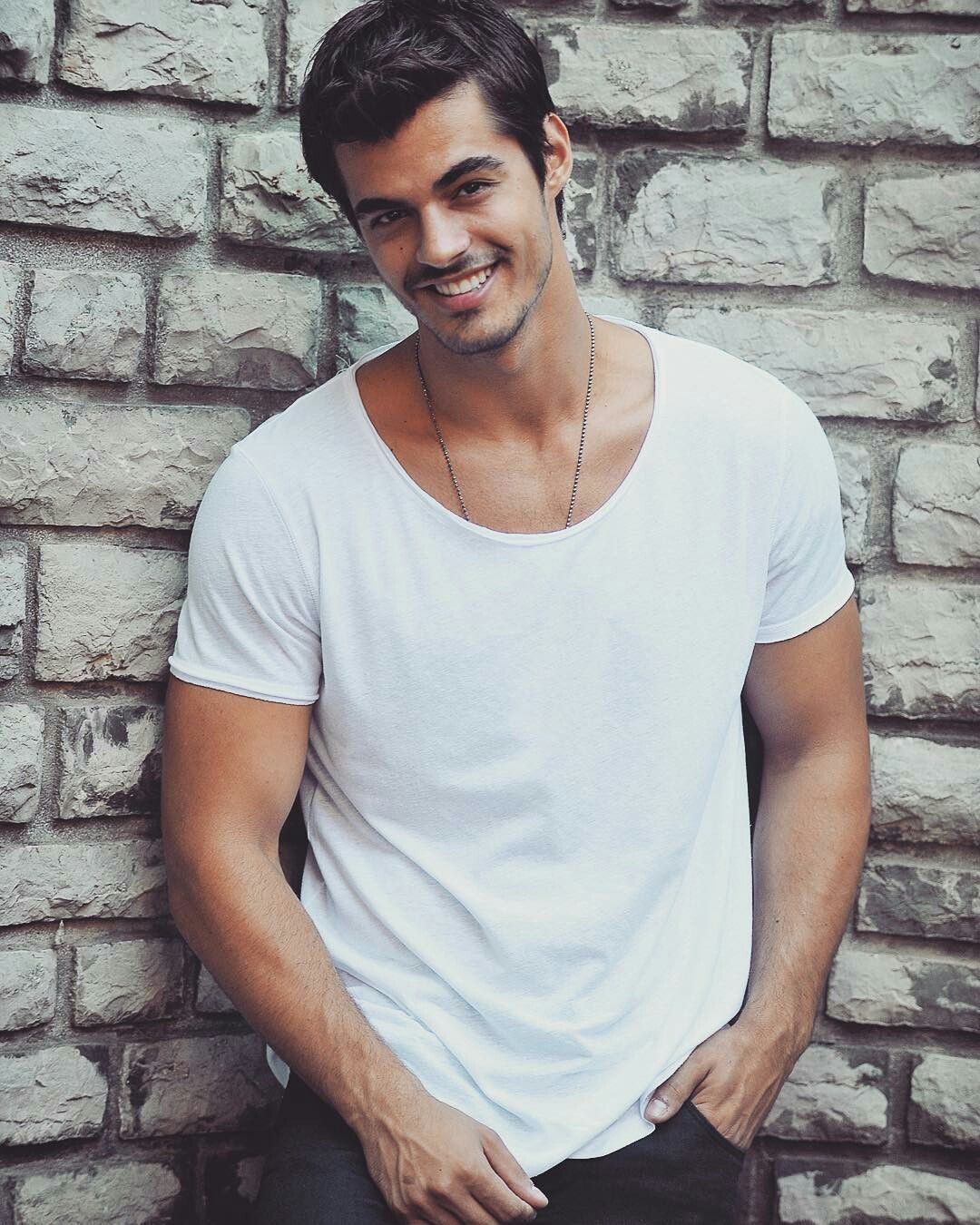 Gönül Dağı dizisinin Taner'i Berk Atan gönlünü Selin Yağcıoğlu'na kaptırdı! Aşk yaşadıkları ortaya çıktı