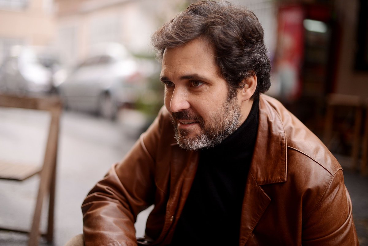 Tolga Sarıtaş ve Engin Akyürek'i buluşturan filmin çekimleri başladı! Filme sürpriz bir isim de dahil oldu!