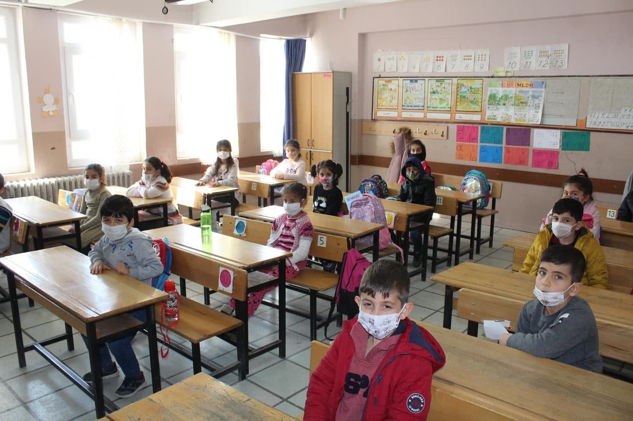 Çocuğum hangi okula gidecek nasıl öğrenebilirim 2021? Adrese göre okul kayıt bilgileri 2021: İlkokul, ortaokul kayıt sorgula! 