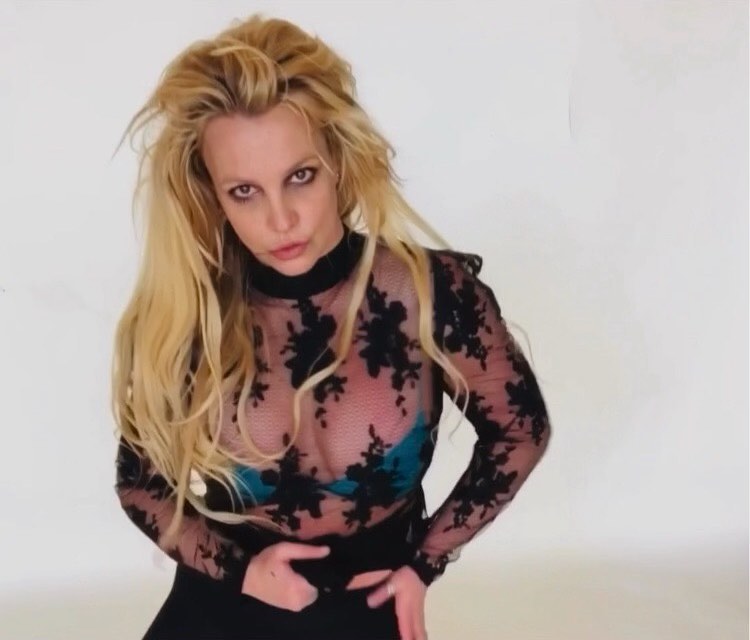 Britney Spears çırılçıplak poz verdi! Paylaştığı fotoğraf takipçilerinden tepki gördü!