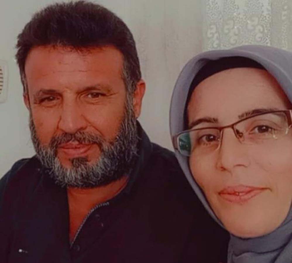 Aynı adama kaçan eltilerden haber var! Yufkacıyla sarmaş dolaş pozları ortaya çıktı