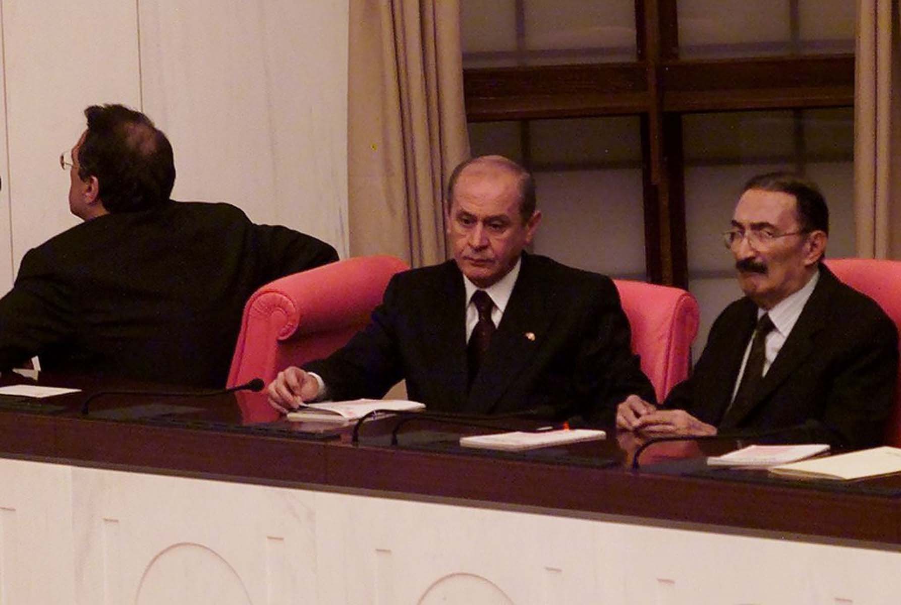 Zülfü Livaneli'nin Bülent Ecevit açıklamalarına MHP lideri Bahçeli'den sert yanıt: Mesnetsiz iddialarını reddettiğimi paylaşmak isterim