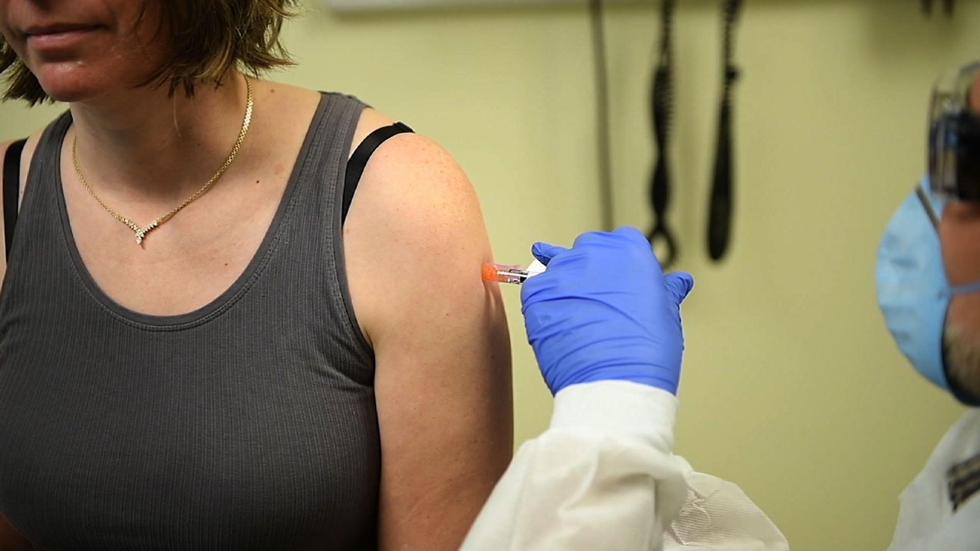 Yerli çalışmalar ulusal dergide: CoronaVac'ın Türkiye'deki üçüncü faz denemeleri ünlü tıp dergisi 'The Lancet'te yayımlandı!