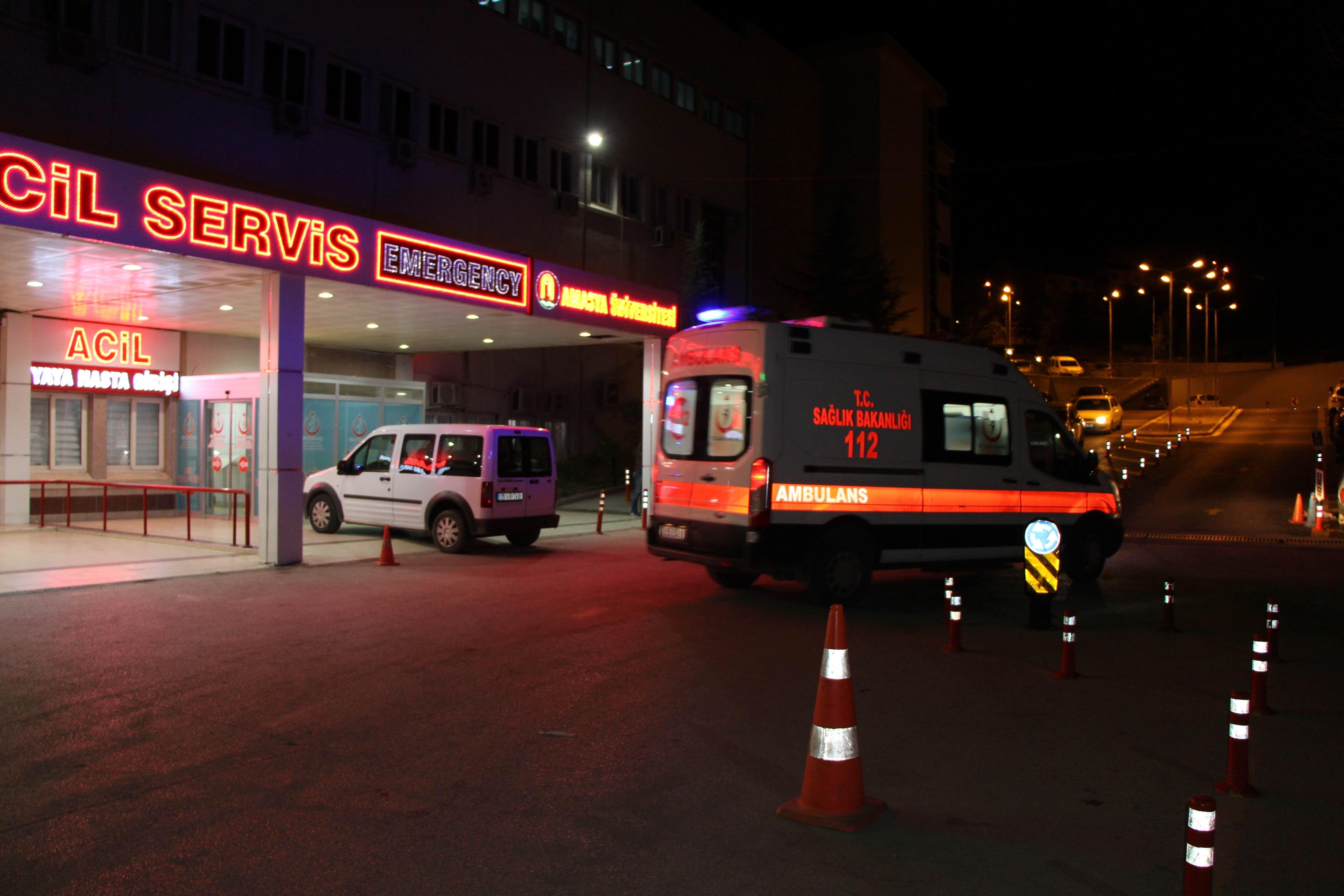 Kuzey Marmara Otoyolunda tır devrildi: 2 kişi feci şekilde can verdi, yakınları sinir krizi geçirdi