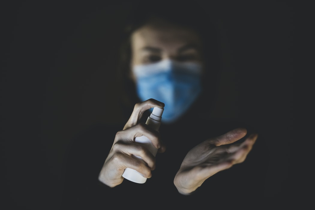 İngiltere Türkiyeyi kırmızı listeden çıkarmadı! Ülkeye gelenlere 10 gün zorunlu karantina uygulanıyor