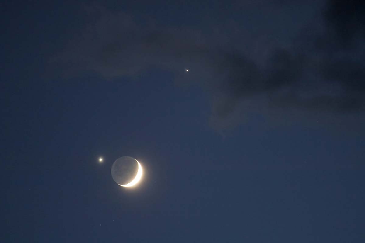 Gökyüzüne bakanlar dikkat! Venüs, Mars ve Hilal Ay önümüzdeki günlerde 'üçlü kavuşumda' hizalanacak