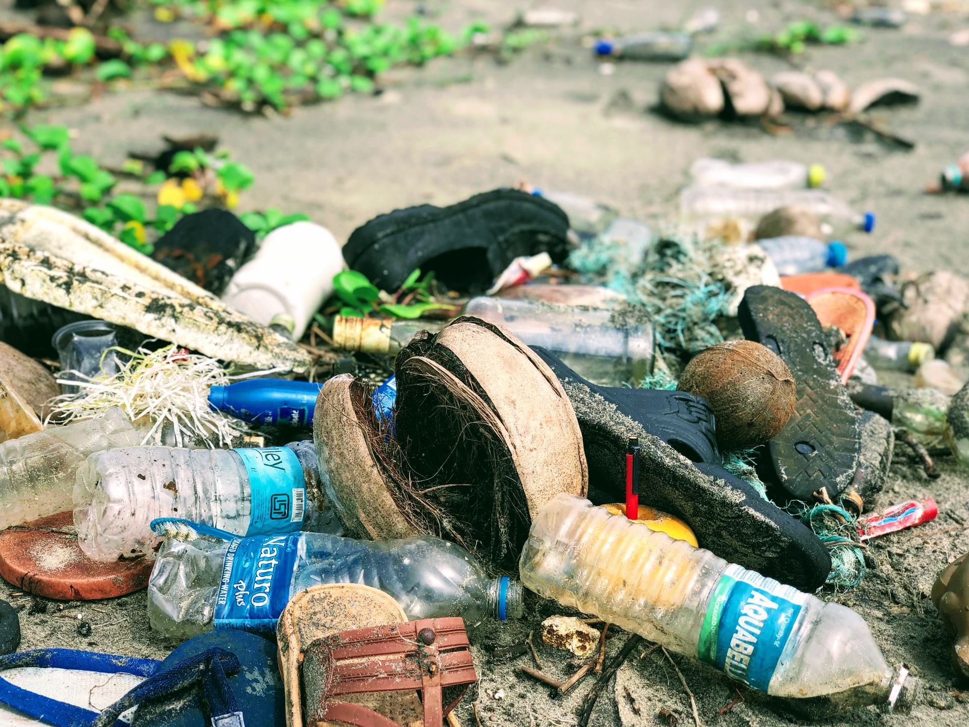 Plastik ithalatına gelen yasak kalkıyor: Sıkı denetimlerle yeniden başlayacak!