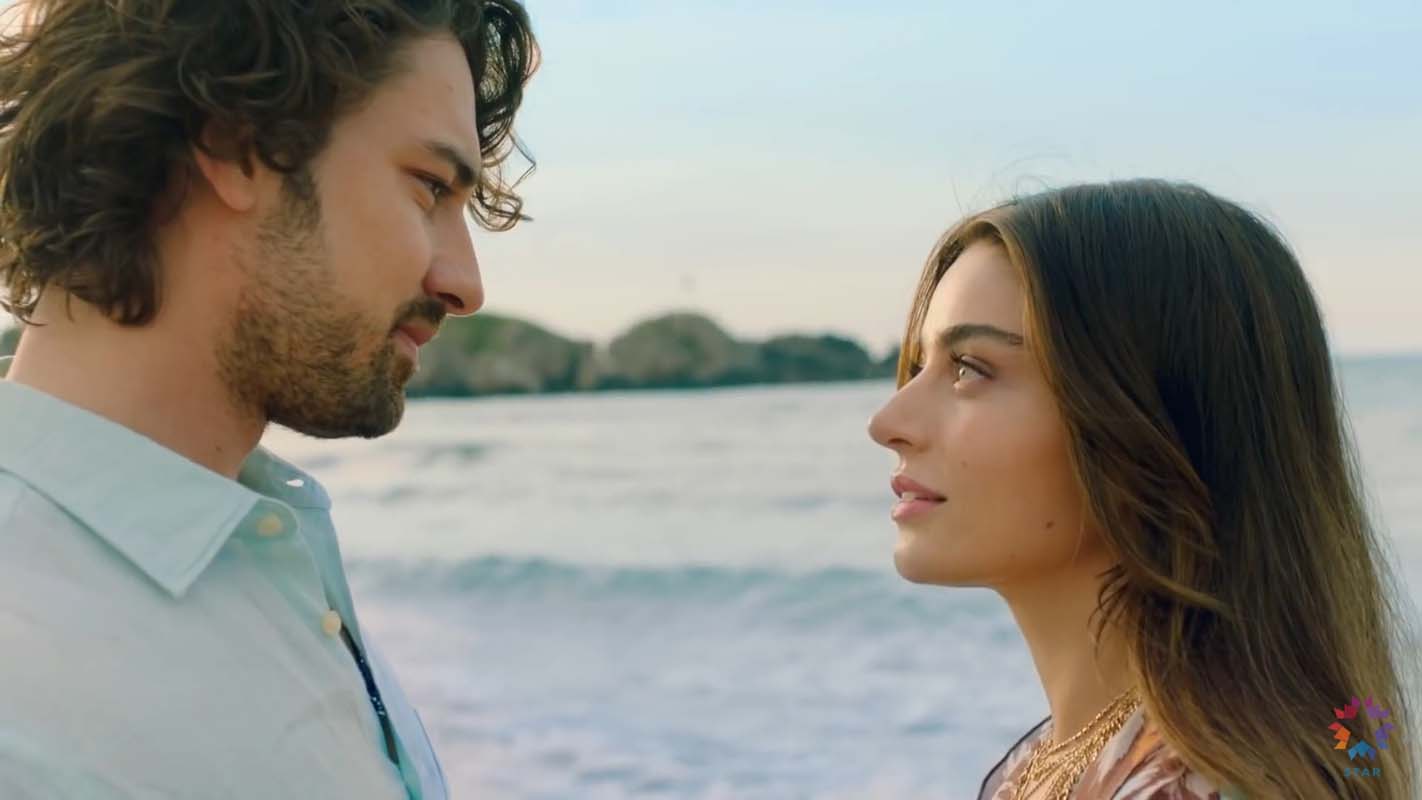 Dizi aşkı daha gerçek mi oldu? Ada Masalı'nın yıldızları Ayça Ayşin Turan ve Alp Navruz'un birlikte olduğu iddia edildi!