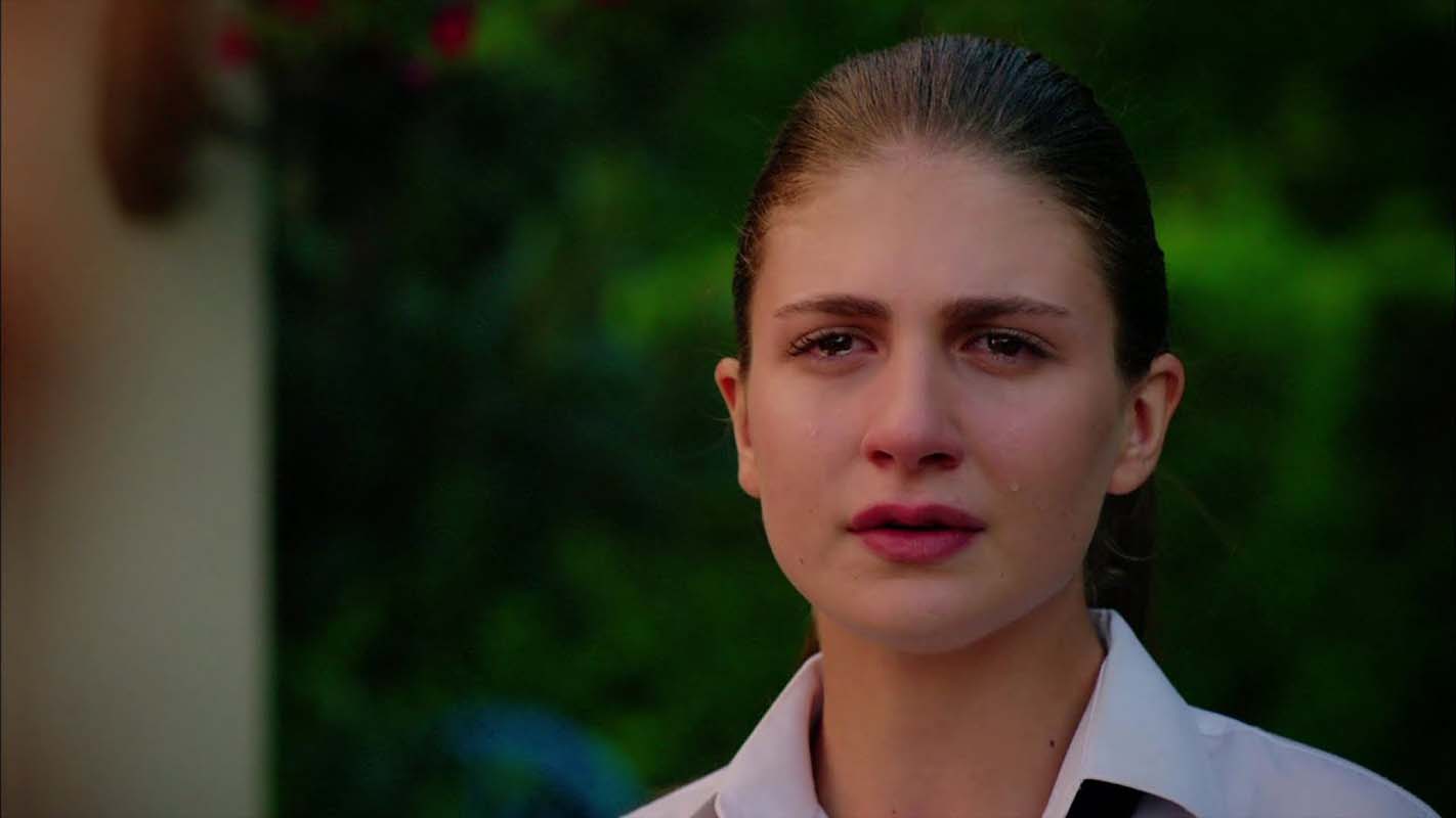 Neslican Tay'ı canlandıracak! Naz Çağla Irmak yeni projesi için saçlarını kazıttı!