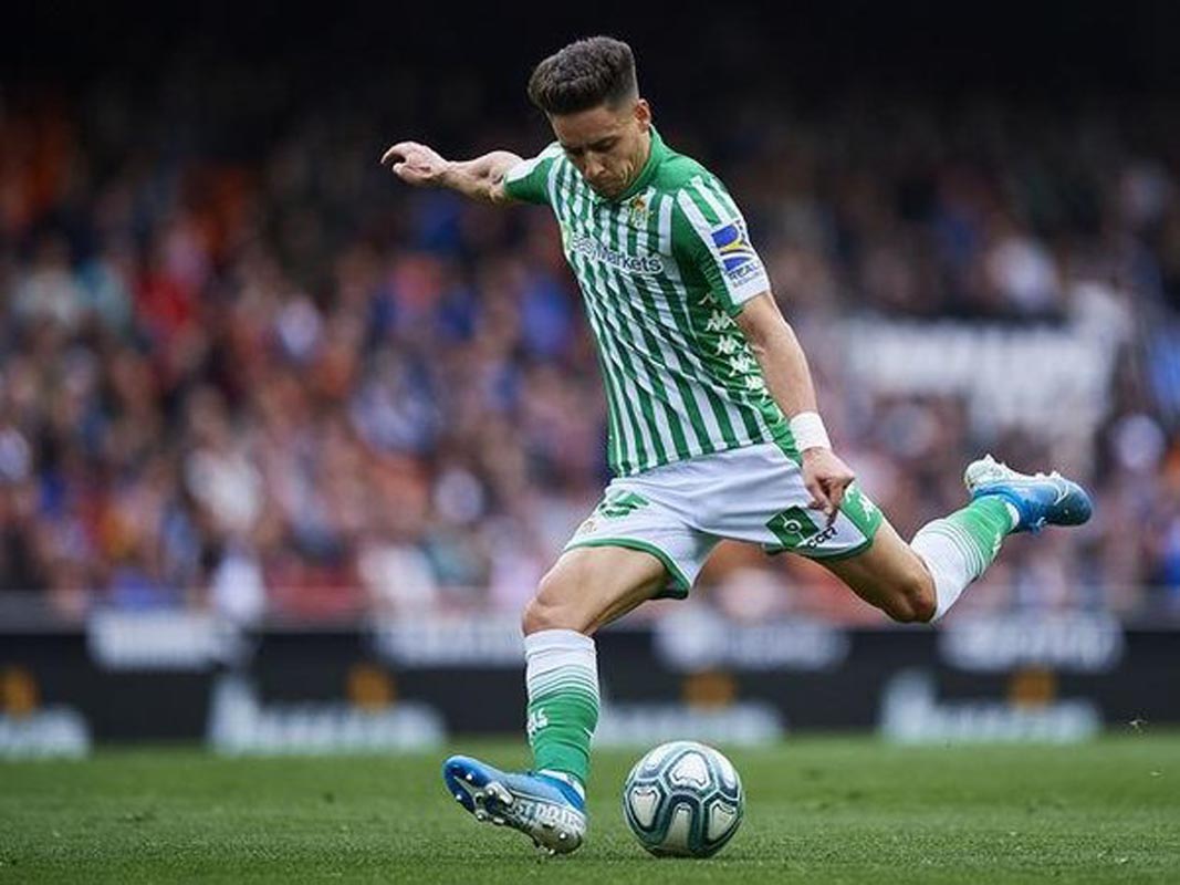 Galatasaray Alex Moreno'dan vazçeçmiyor | Real Betis ile sıkı pazarlık