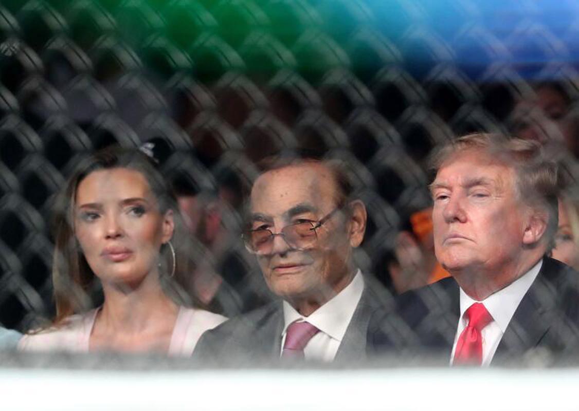 Conor MacGergor'un ayağı kırıldı! Sedyeyle götürüldü