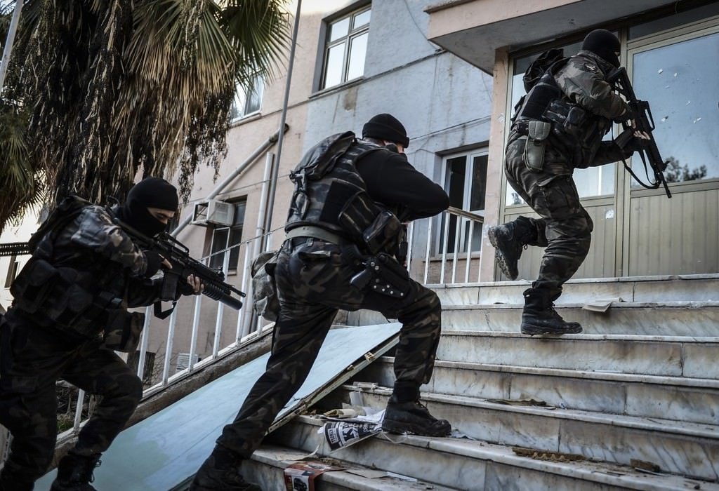 Sedat Peker'e bir şok daha: Suç örgütüne yeni operasyon! 15 kişi gözaltına alındı!