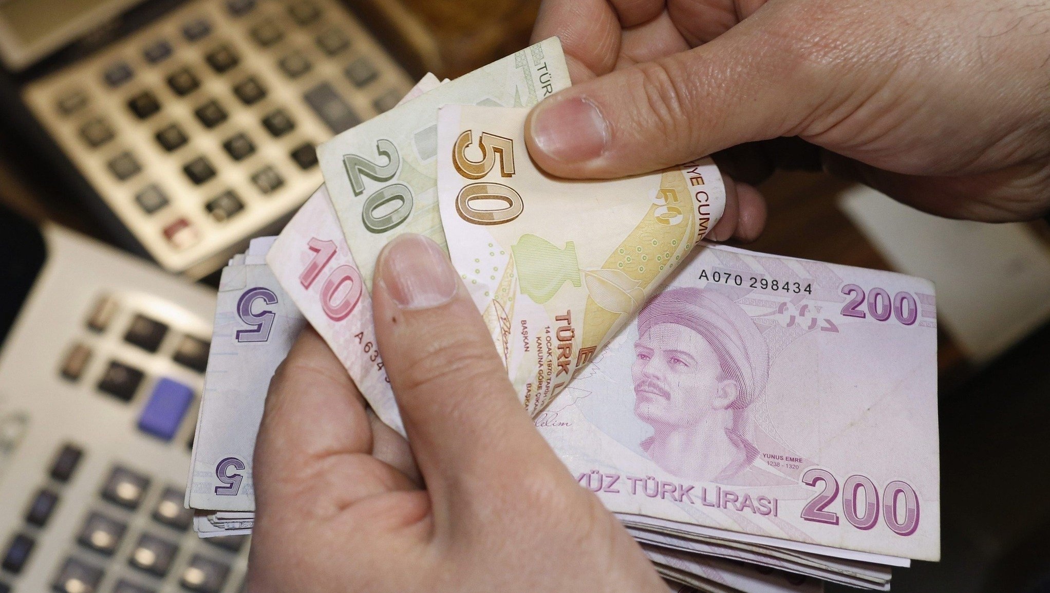 Bakan Yanık duyurdu: Evde bakım ücreti, SED ödemeleri, yaşlık aylıkları arttı: İşte yeni maaşlar...