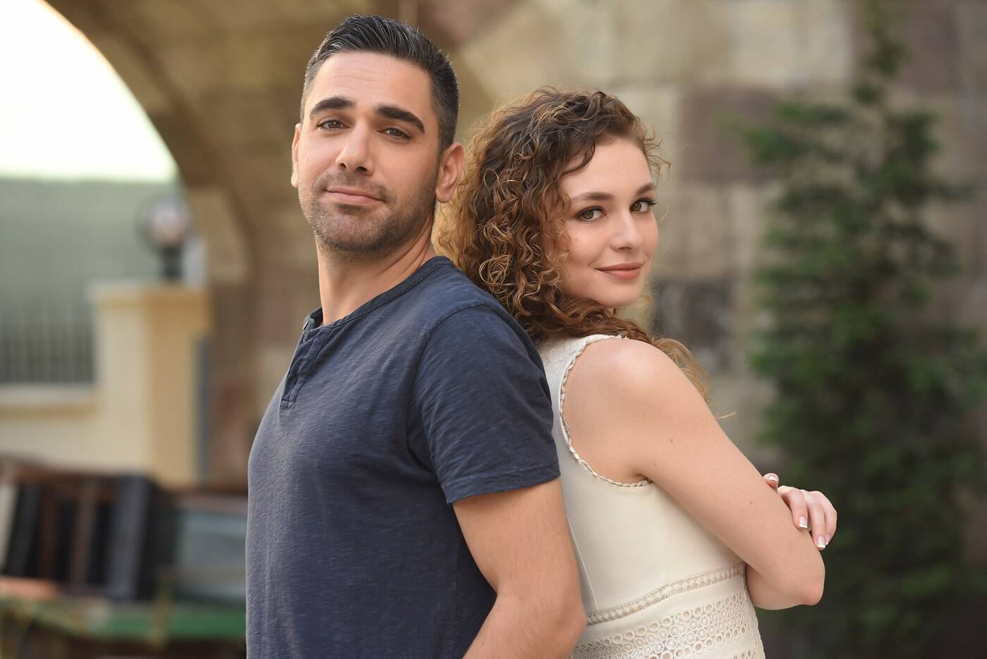 Aman Neslihan Atagül kıskanmasın! Aşkın Tarifi dizisinin yıldızlarından büyük itiraf! Kadir Doğulu ve Serra Arıtürk canlı yayındaki samimi halleri dikkat çekti! 