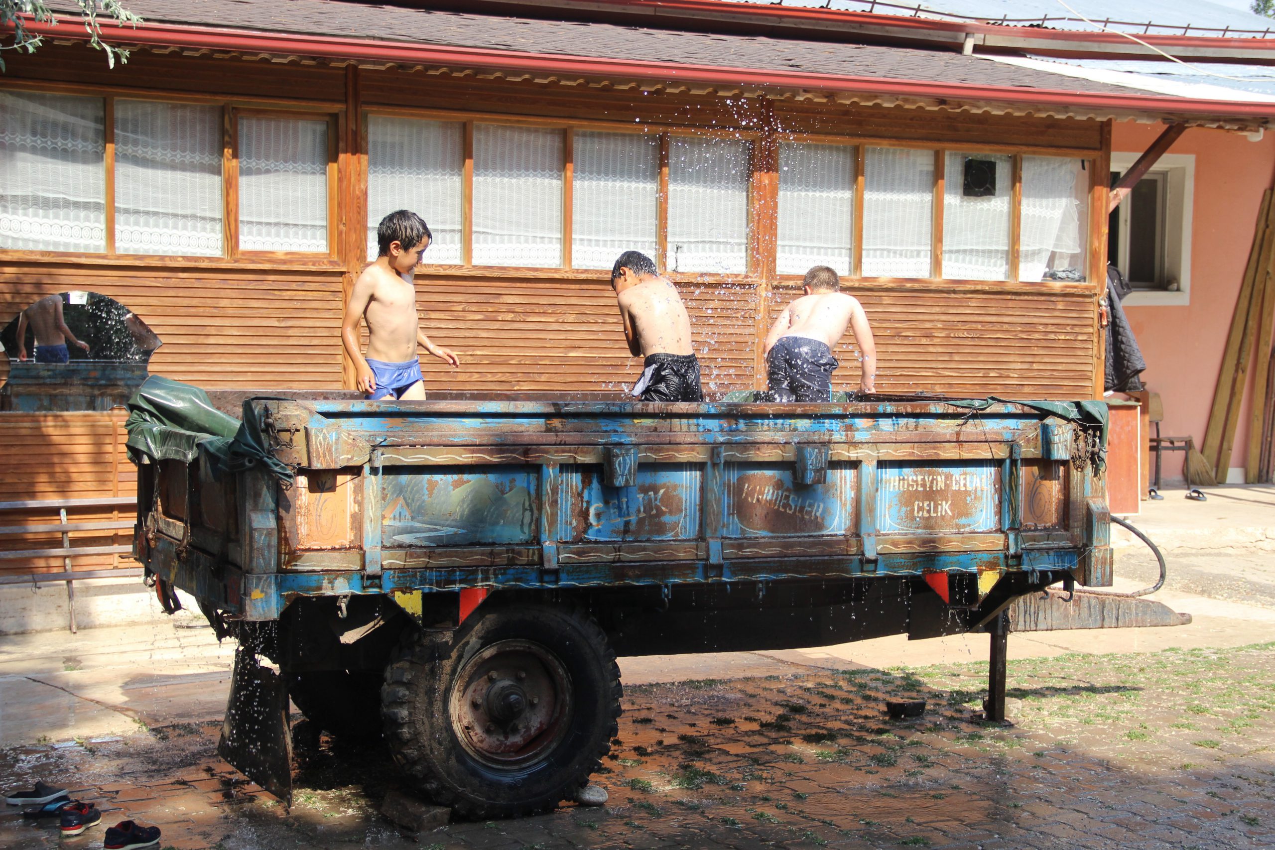 Çöl sıcakları devam ediyor! Her gün yeni bir uyarı: Zorunlu olmadıkça çıkmayın! | İşte 13 Temmuz Salı hava durumu