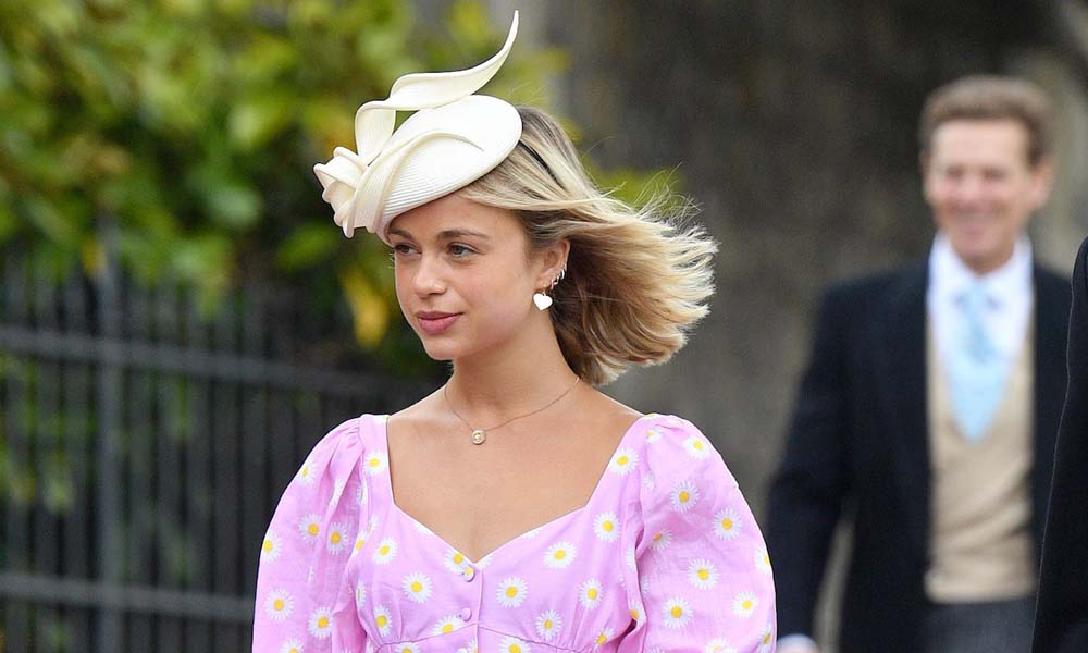 Kraliyet'in en güzel kızı Amelia Windsor kullanılmış iç çamaşırlarını satışa sundu!