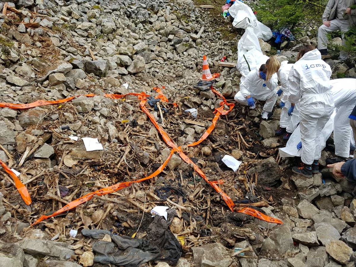 Kanadada vahşetin boyutları büyüyor! Yatılı kilise okulunda 160 isimsiz çocuk mezarı daha bulundu
