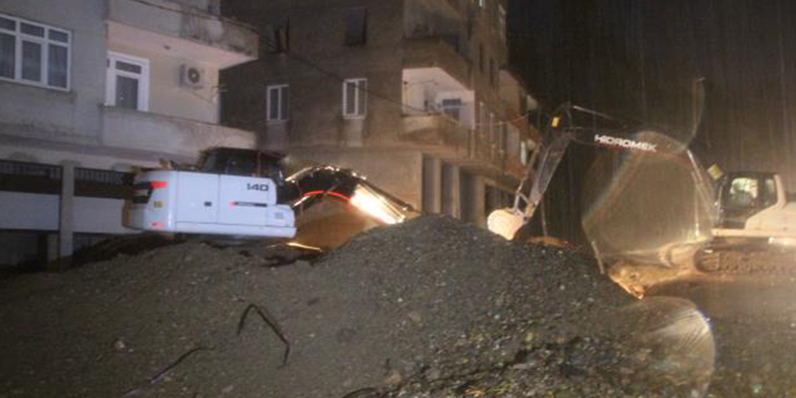 Son dakika | Rize'de meydana gelen sel ve heyelanda 3 kişi kayboldu!