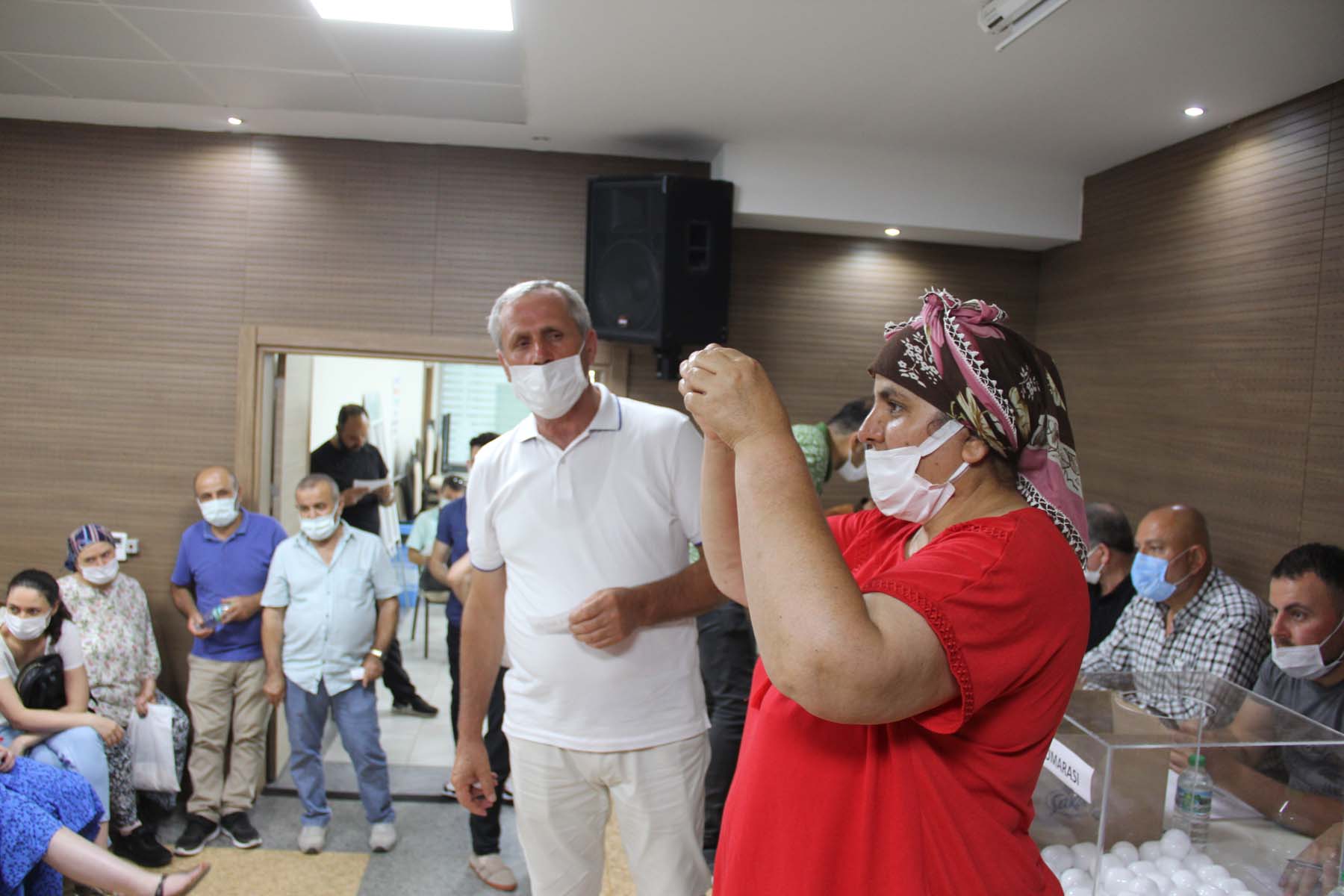 Çavuşoğlu Yemenler A.Ş. gecekondu sorununu kökünden çözüyor! 52 aile kentsel dönüşüm projesiyle ferah bir yaşama kavuşacak