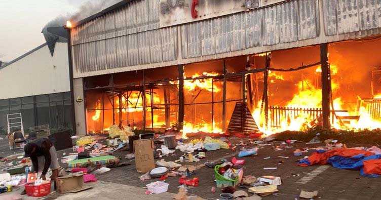 Güney Afrika'da yaşanan yağma ve şiddet olaylarında ölü sayısı 117'ye çıktı!