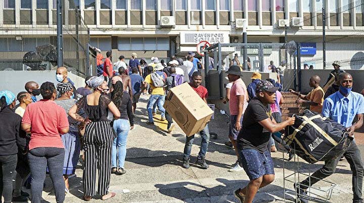 Güney Afrika'da yaşanan yağma ve şiddet olaylarında ölü sayısı 117'ye çıktı!