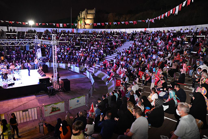 15 Temmuz yıl dönümünde Tuzla tek yürek oldu