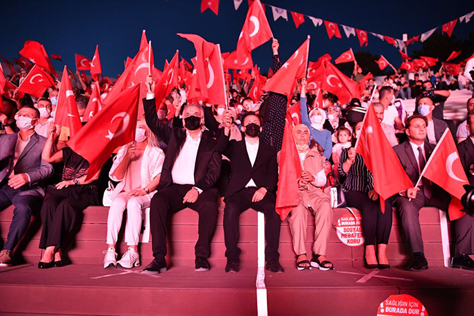 15 Temmuz yıl dönümünde Tuzla tek yürek oldu