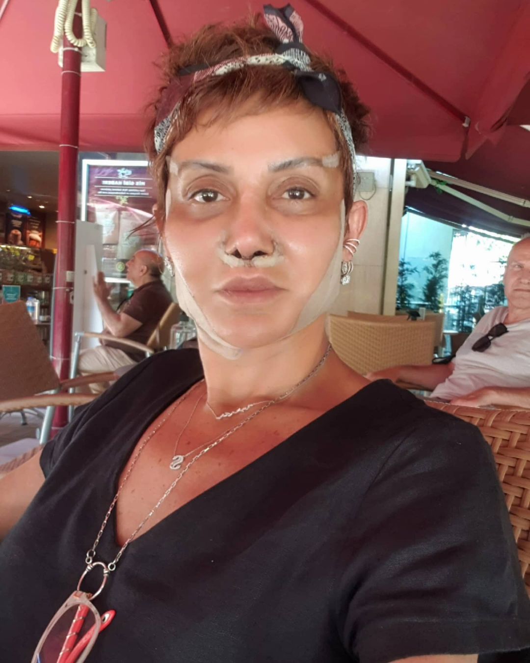 Fransız askısı yaptırmıştı! Ünlü sunucu Serap Paköz gelen eleştirilere sert çıktı: Bir dürüst olun arkadaş