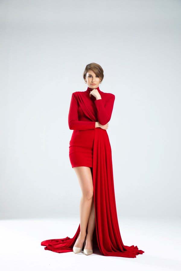 İzmir Büyükşehir Belediye Tiyatroları'nda skandallar silsilesi! Rojda Demirer açtı ağzını yumdu gözünü!