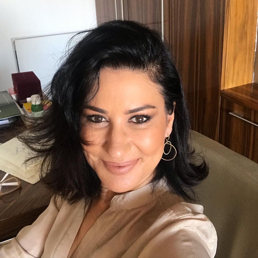 Kızı ve kardeşiyle fotoğraf paylaşan İclal Aydın takipçilerinin şaşırmasına neden oldu! Görenler hayrete düştü!