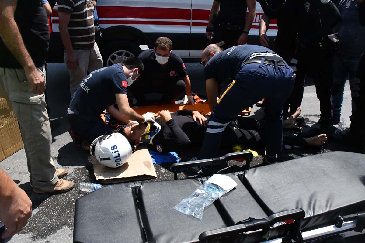 Yunus timleri ölümden döndü! Otomobille polis motosikleti ile çarpıştı