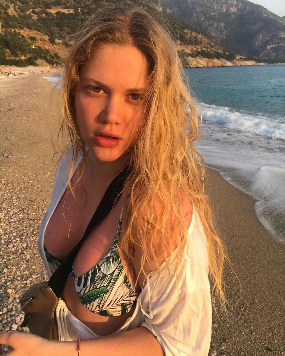 Serel Yereli'nin park pozu yürek hoplattı! Paylaşıma binlerce beğeni ve yorum yağdı!