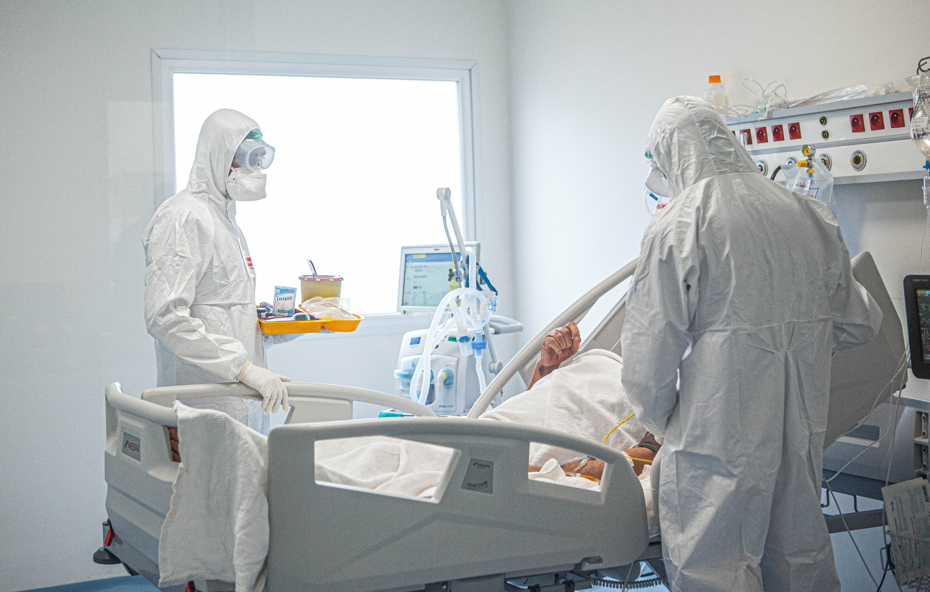 Köşe yazarına büyük şok! Ciddiyetsizliğin bedeli ağır oldu! Karantina kuralları ile alay etti sınır dışı edildi