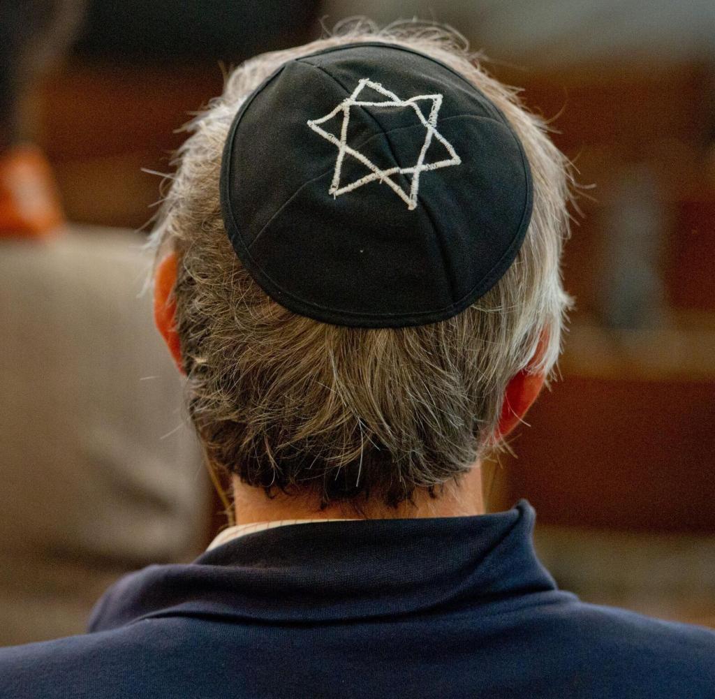 Kipa nedir, ne demek? Yahudilerin kullandığı kipa nedir?