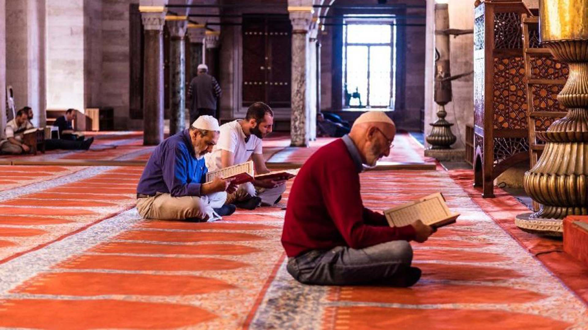 Teşrik tekbirini kadınlar getirir mi? Teşrik tekbiri kimlere vacip? Unutulursa ne yapılır?