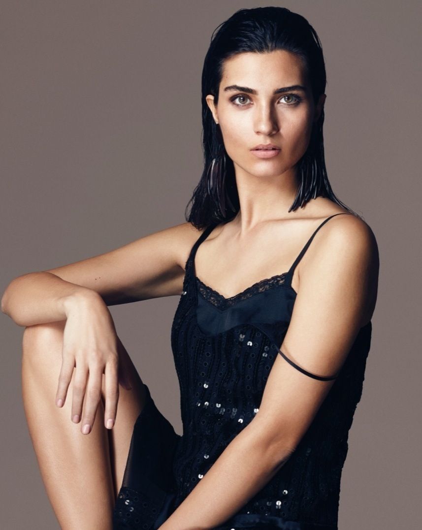 Tuba Büyüküstünden kötü haber! Güzel oyuncu koronavirüse yakalandı