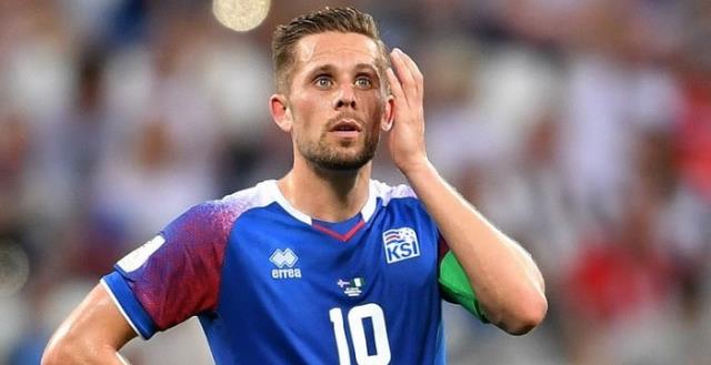 Futbol camiası bu skandalla çalkalanıyor! Evertonlı yıldız çocuk istismarından tutuklandı